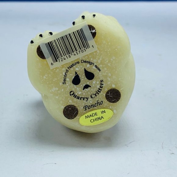 Quarry Critters Poncho Polar Bear figurine stone - Picture 4 of 5